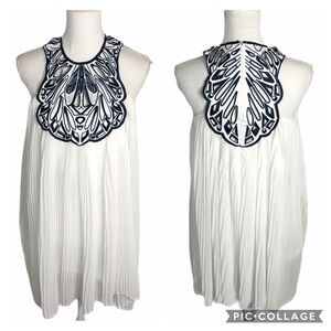 Choies Pleated Crepe Cutout Dress White Blue NWT Medium